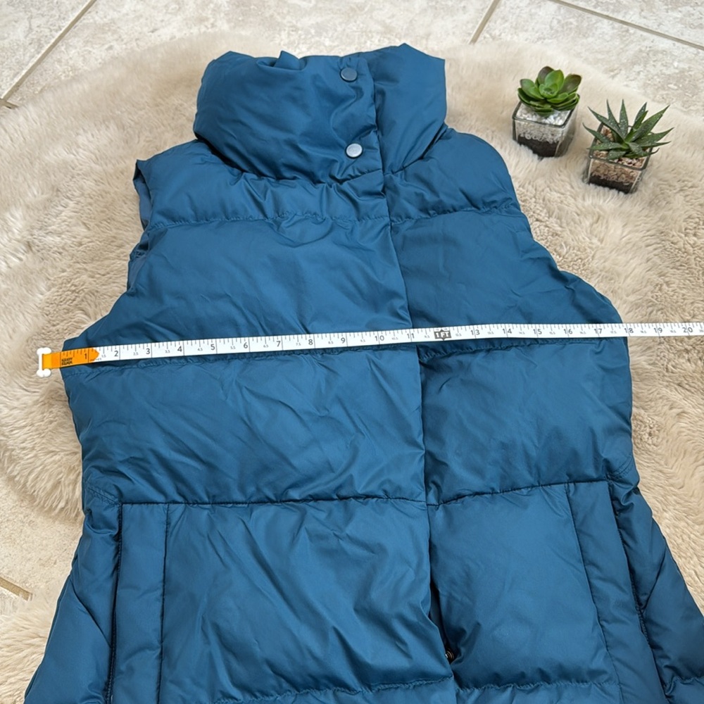 Athleta Downtown Puffer Vest Down in Dark Sardina Blue / Teal Small Semi Fitted - Picture 12 of 14